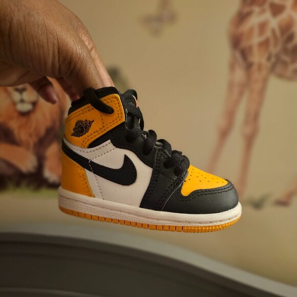 Jordan Other - Toddler Jordan 1 Retro High OG- Yellow/Black | Size 4C